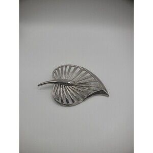 Vintage RNK Brooch Pin Silver Tone Leaf Ornate Womens Jewelry Costume